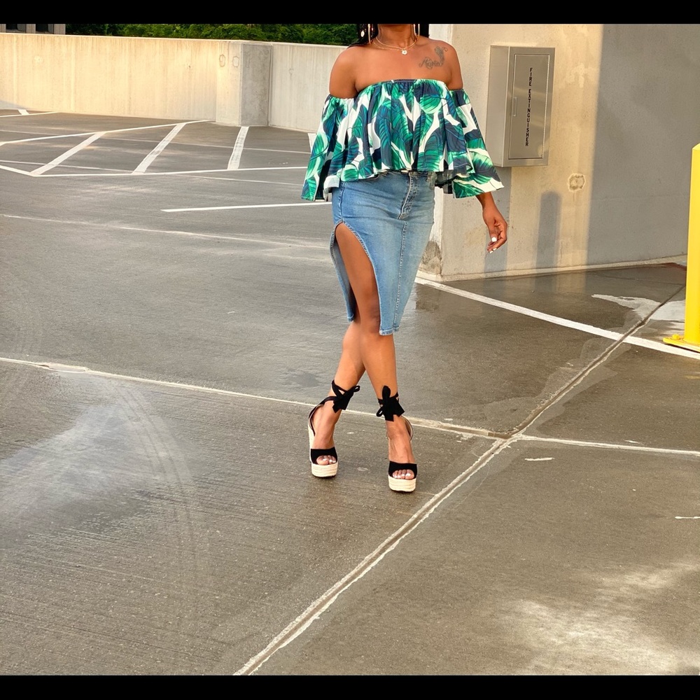 Sittin SideWays Skirt